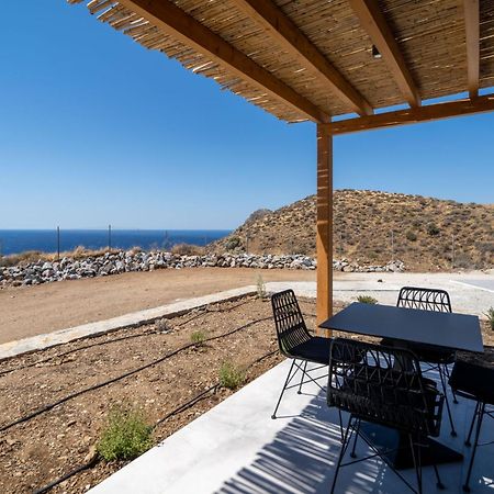 Celine Private Residences Léntas الغرفة الصورة