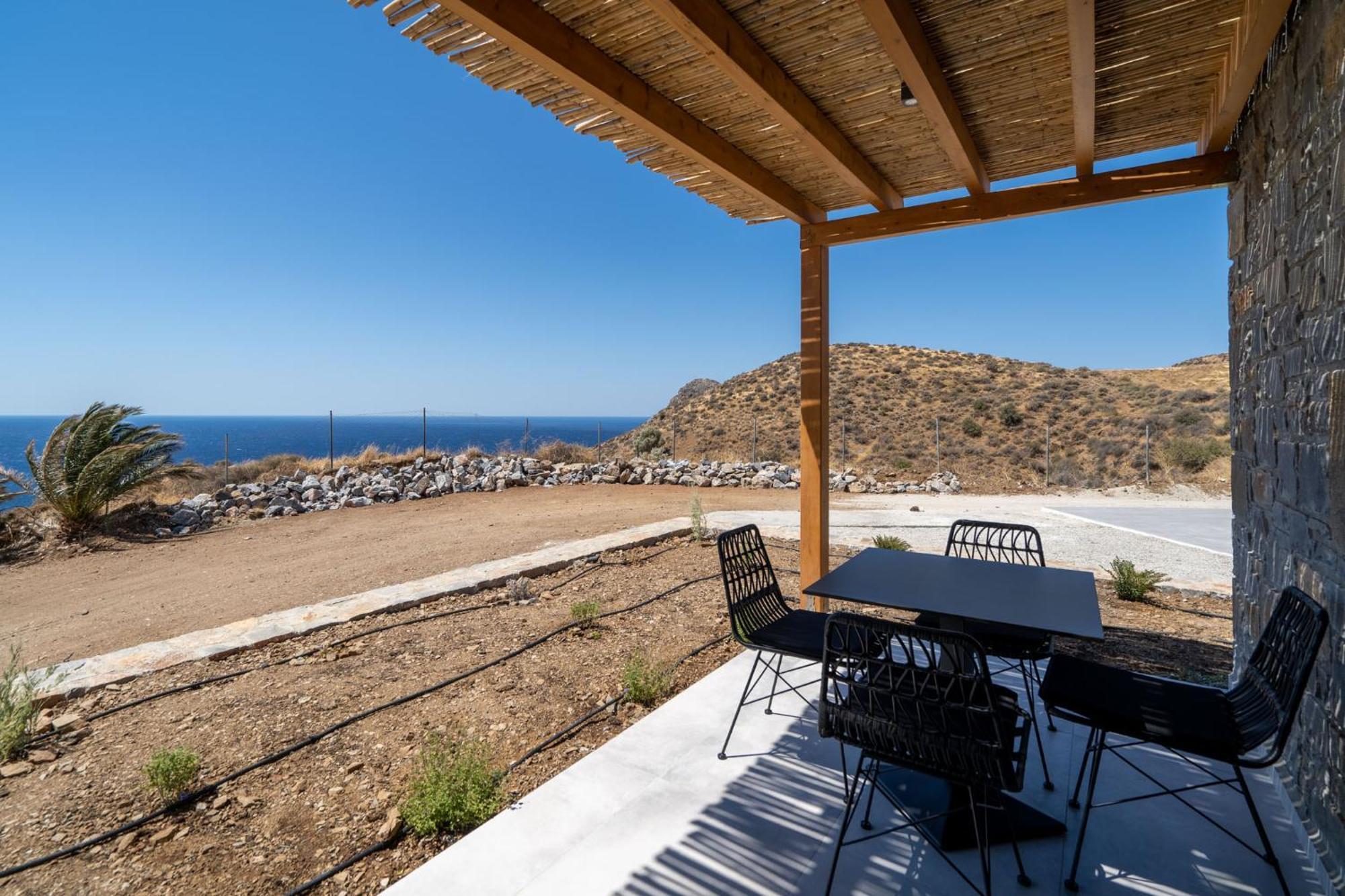Celine Private Residences Léntas الغرفة الصورة